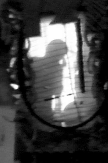 The film documents David Hammons during the years before he withdrew from the Los Angeles art scene, examining the strategies and concepts that defined his practice at that moment. Combining in‑depth interview footage with a performance piece created by Hammons, it offers a direct look at his creative process.